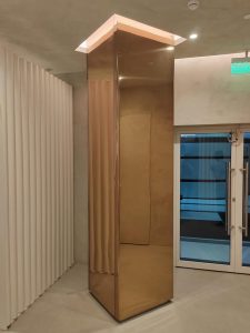 Облицовка колонн нержавеющей сталью покрытие нитрид титана «медь» 10 Строй Системы Ресторан в бизнес-центре
